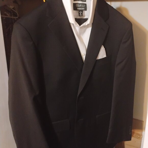 Kenneth Cole suit - Picture 1 of 5